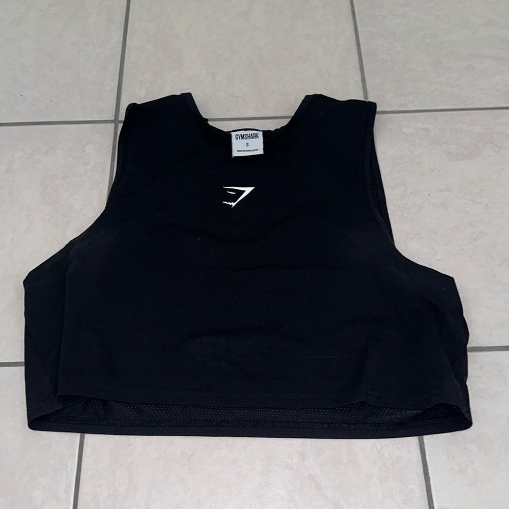 Black gymshark muscle cropped shirt